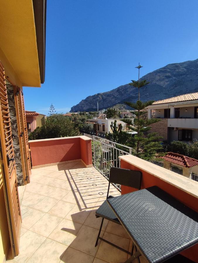 Casa Vacanze Isolotto Isola delle Femmine Exteriör bild