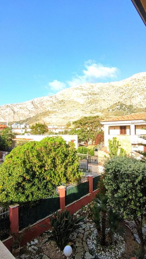 Casa Vacanze Isolotto Isola delle Femmine Exteriör bild