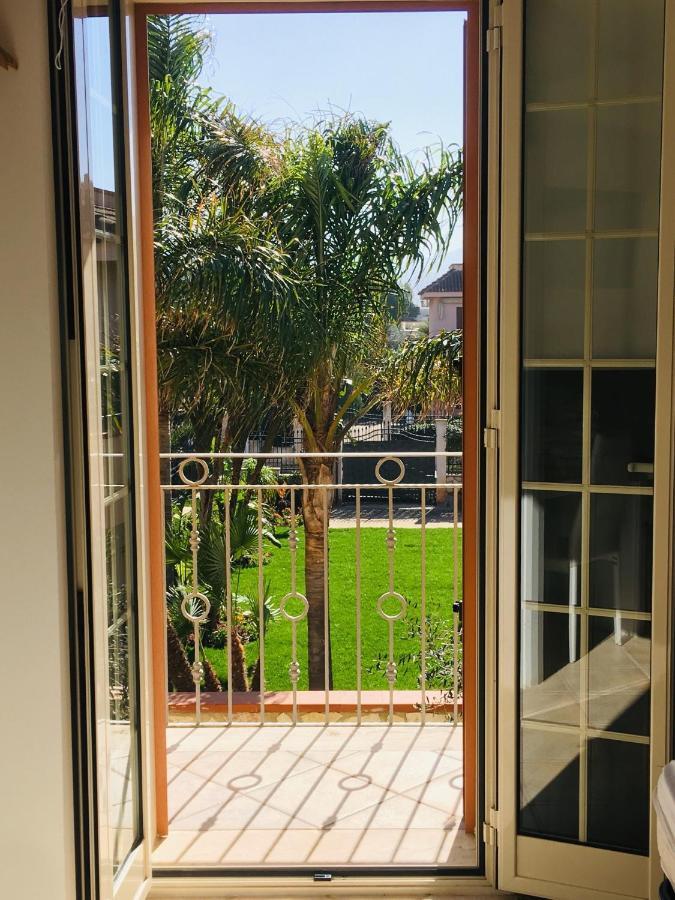 Casa Vacanze Isolotto Isola delle Femmine Exteriör bild